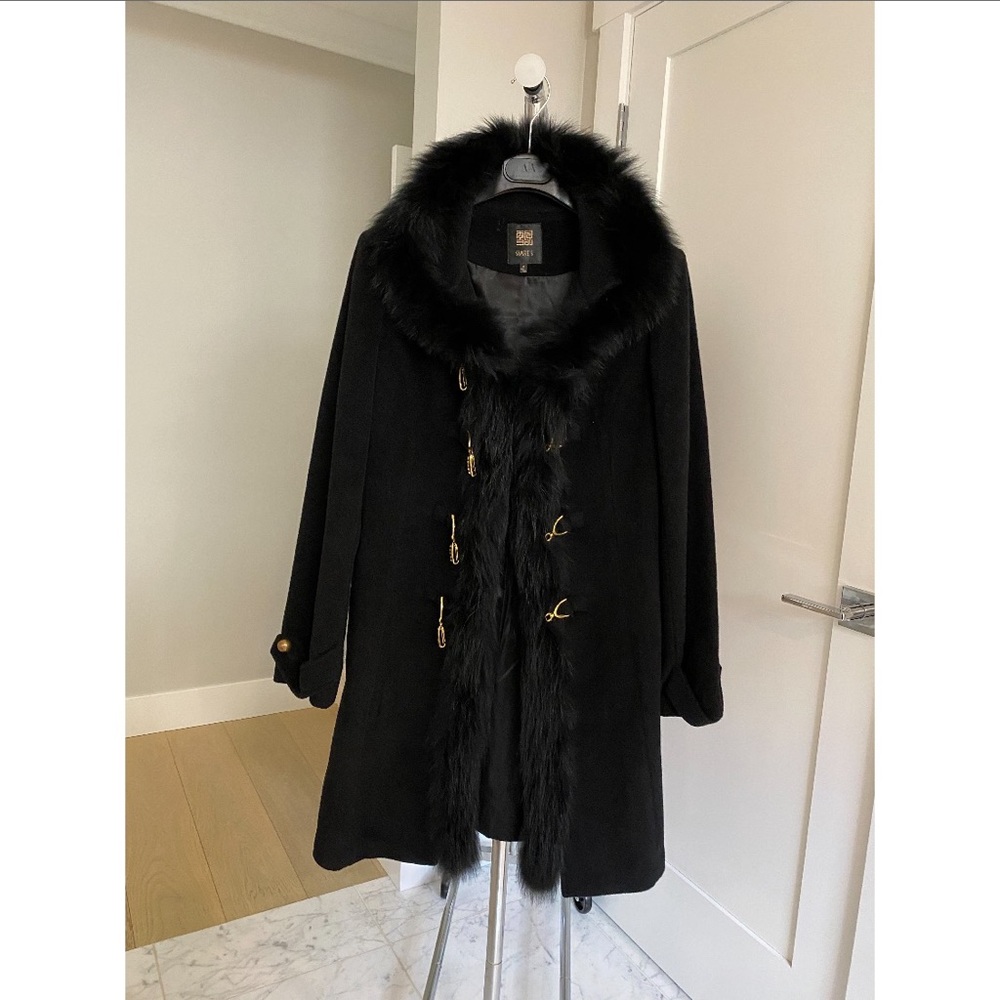 Elegant black wool peacoat
